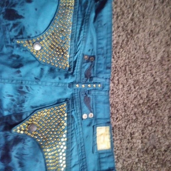 Robins - Picture 2 of 2